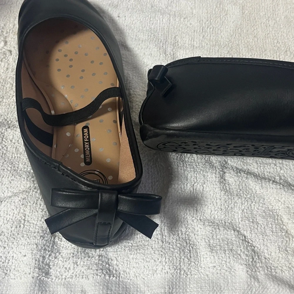 Wonder Nation girls Black Ballet Flats in size 4